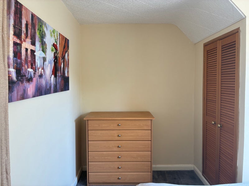 Room Andrews Way in Marlow Bottom