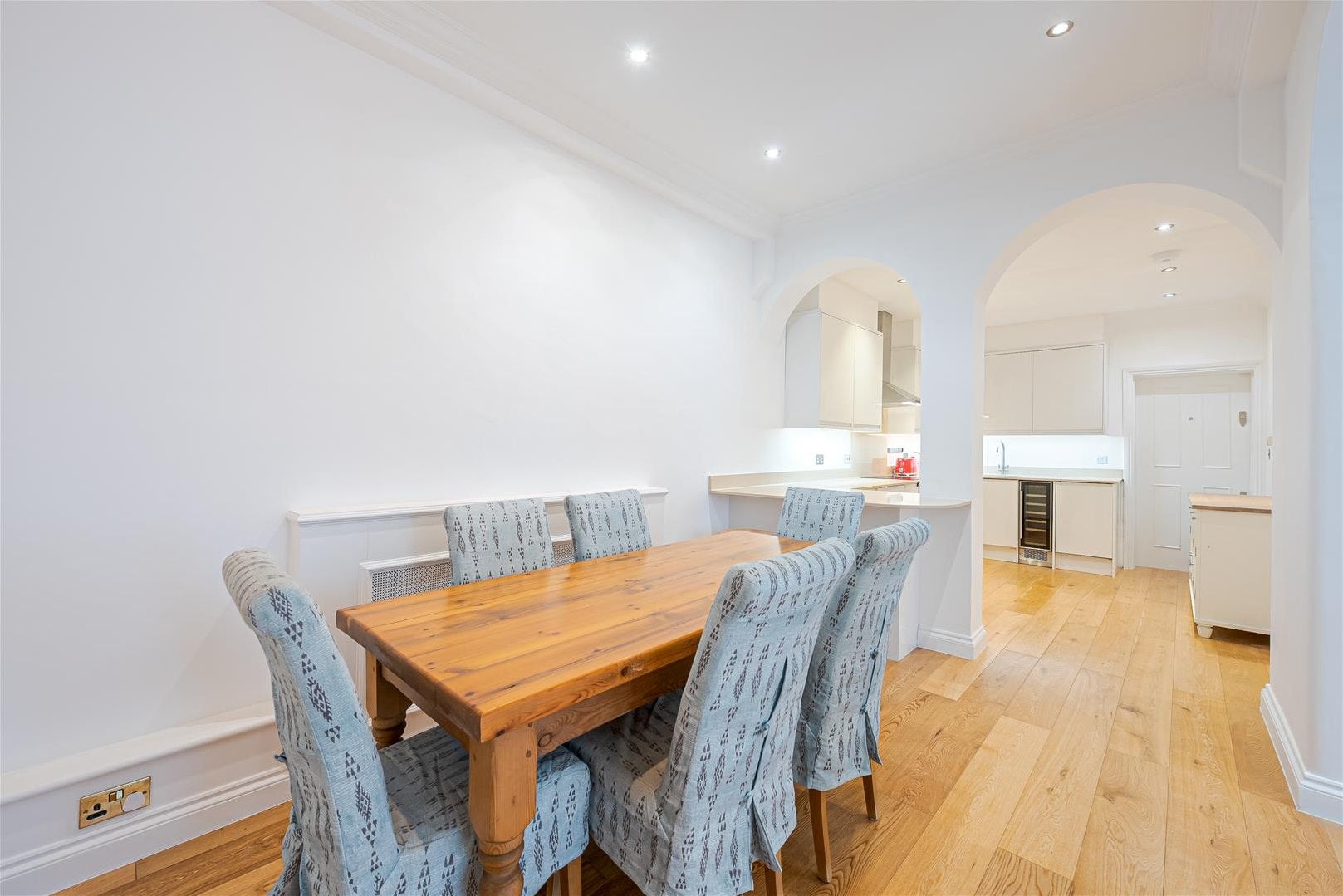 Flat Harrington Gardens in Greater London