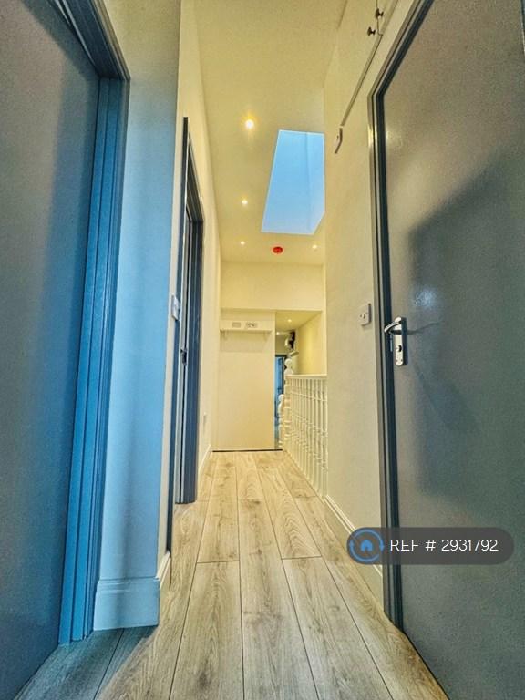 Flat Glasford Street in Greater London