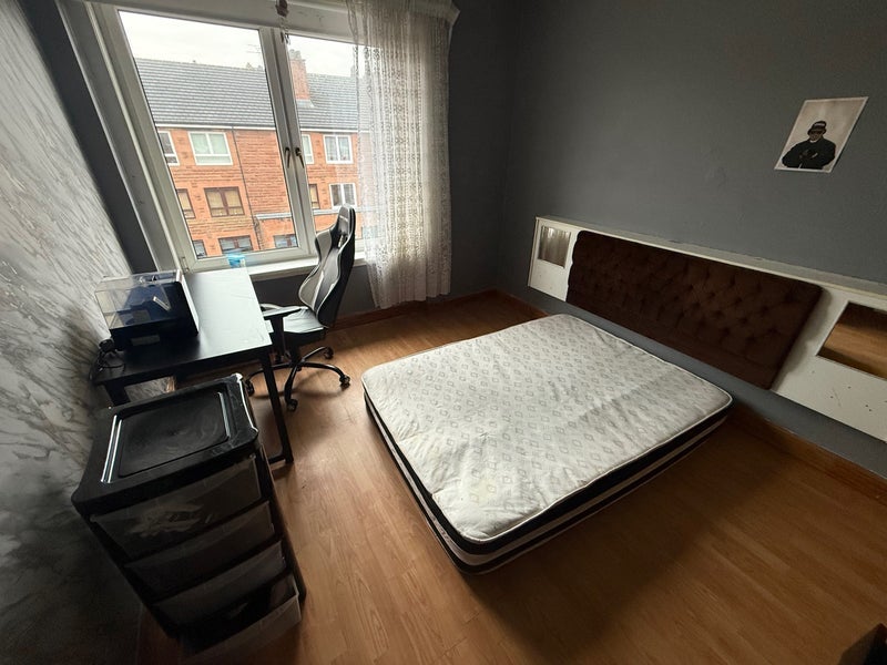 Room Craigpark Drive in Glasgow