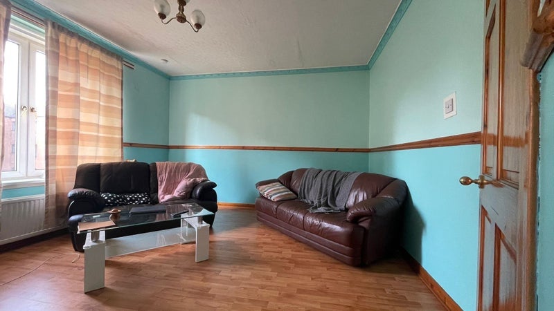 Room Craigpark Drive in Glasgow