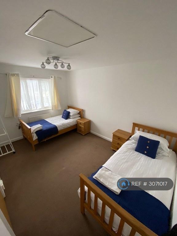 House Siskin Close in Hertsmere