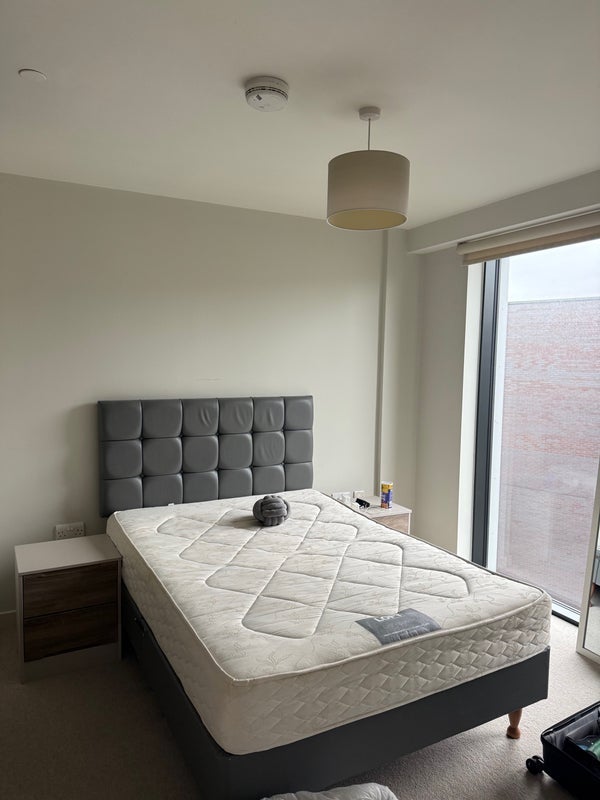 Room Ellesmere Street in Manchester