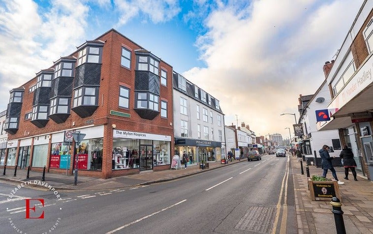 Flat Randall Road in Kenilworth