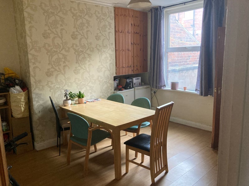 Room Back Highbury Terrace in Leeds