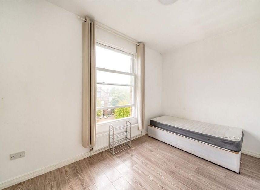 Flat Wilberforce Road in Greater London