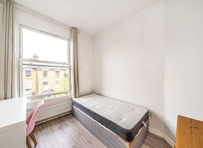 Flat Wilberforce Road in Greater London