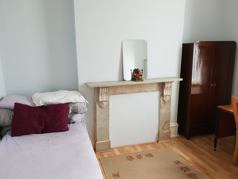 Room Calthorpe Street in Greater London