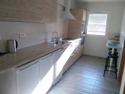 Room Rue des Treilles in Libourne
