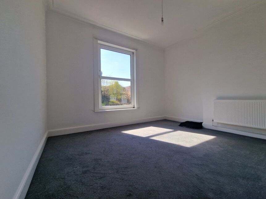 Flat Livingstone Road in Portsmouth