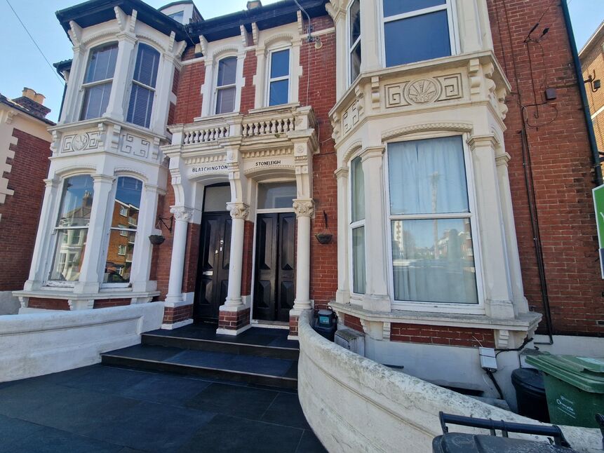 Flat Livingstone Road in Portsmouth