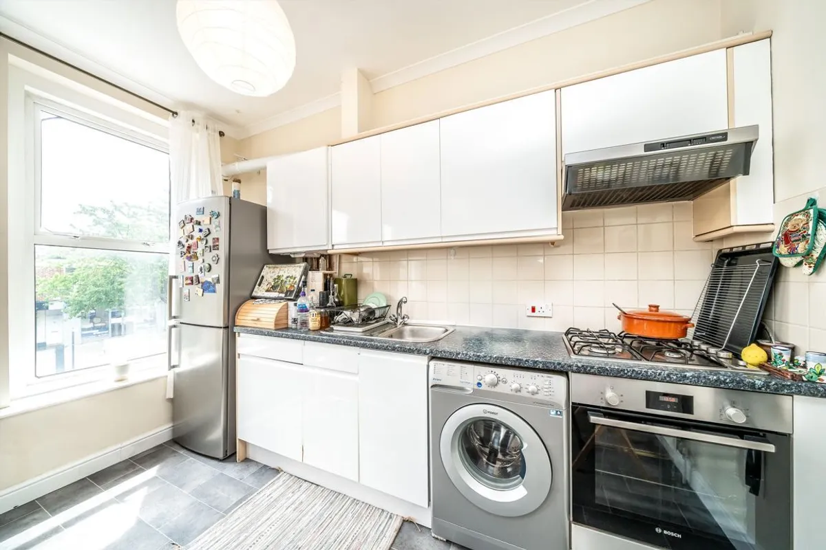 Flat Heath Road in Greater London