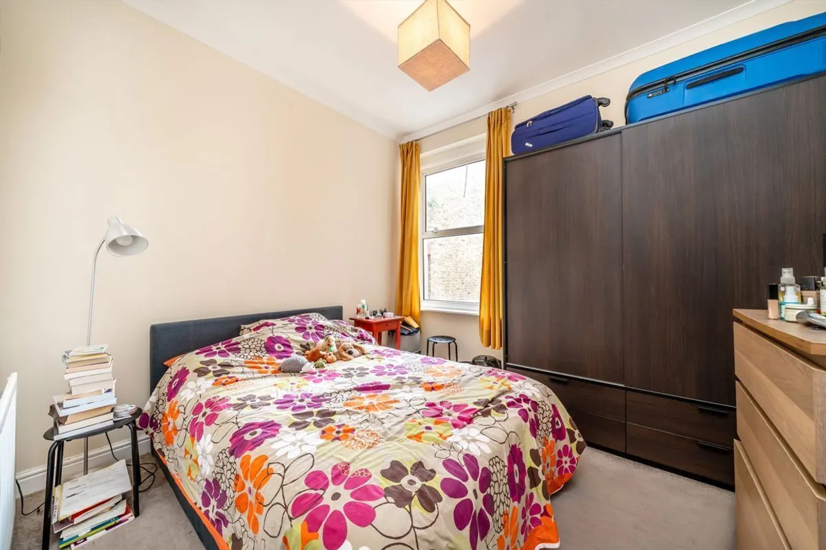 Flat Heath Road in Greater London