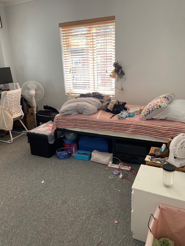 Room North End Road in Greater London
