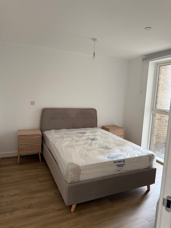 Room Trafford Road in Salford