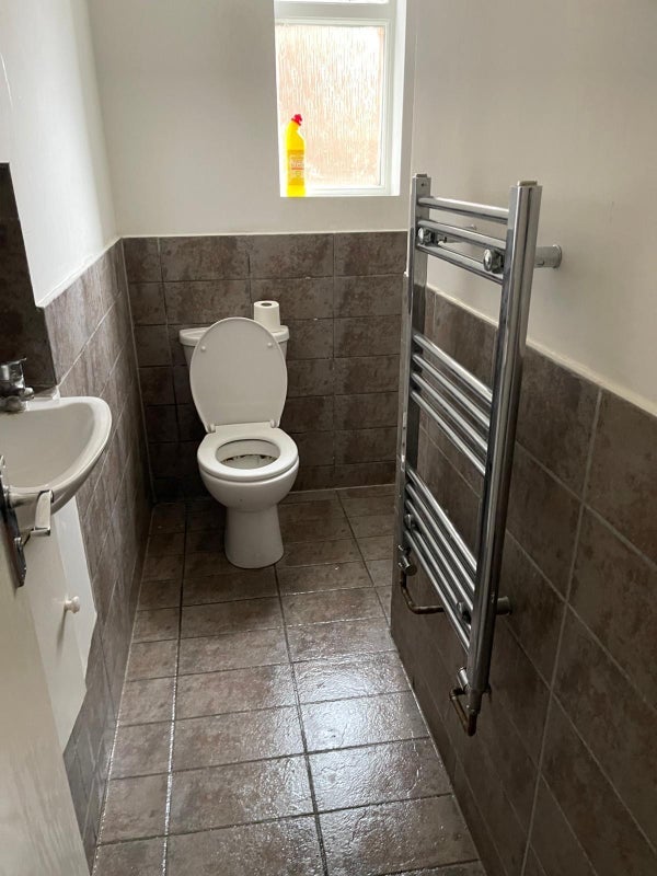 Room Chingford Mount Road in Greater London