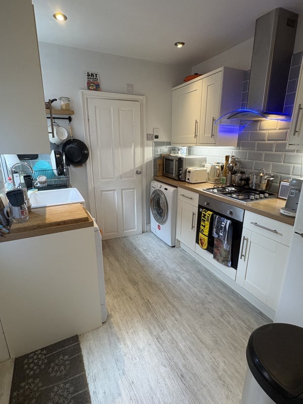 Flat Sandringham Road in Newcastle upon Tyne