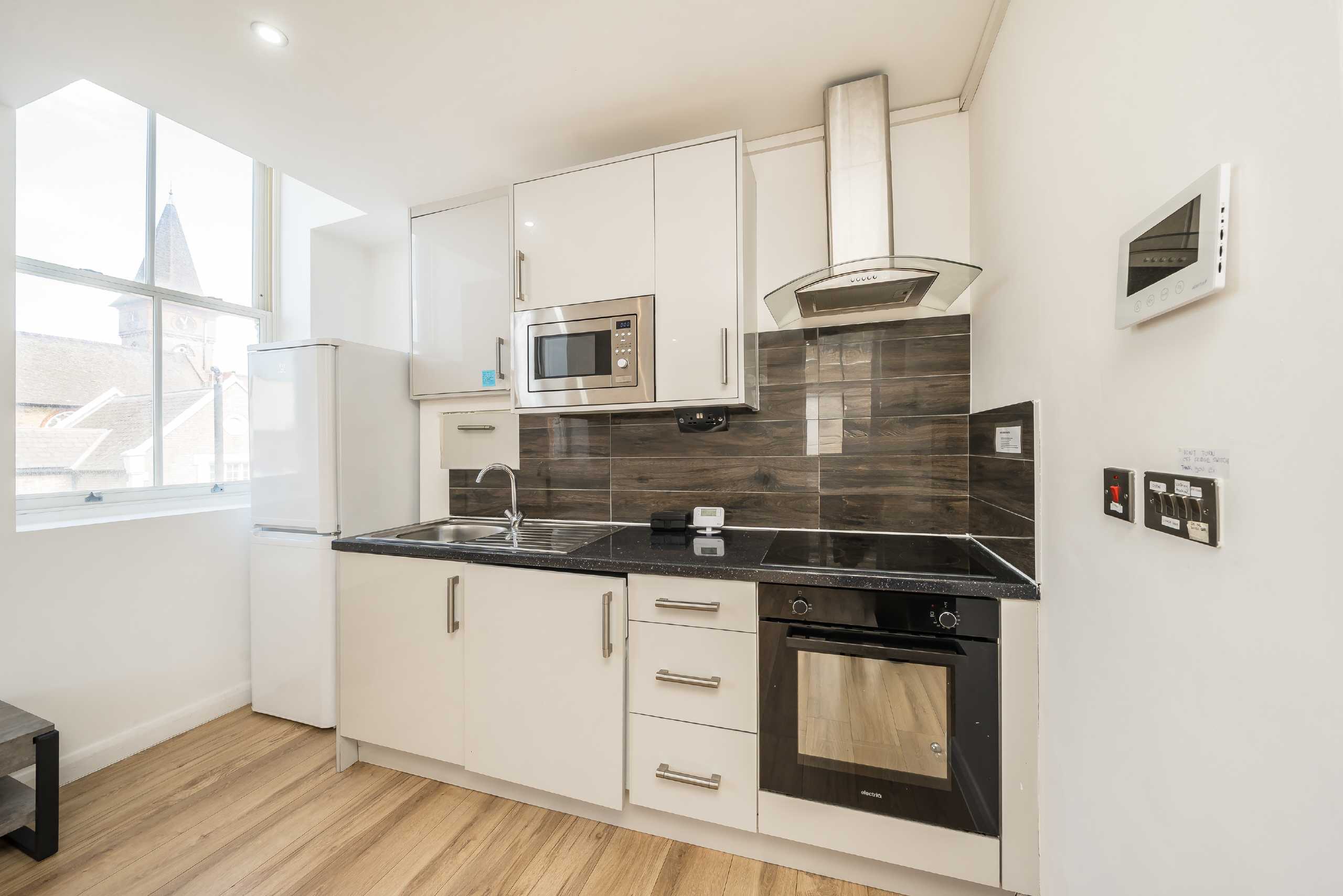 Flat Latchmere Road in Greater London