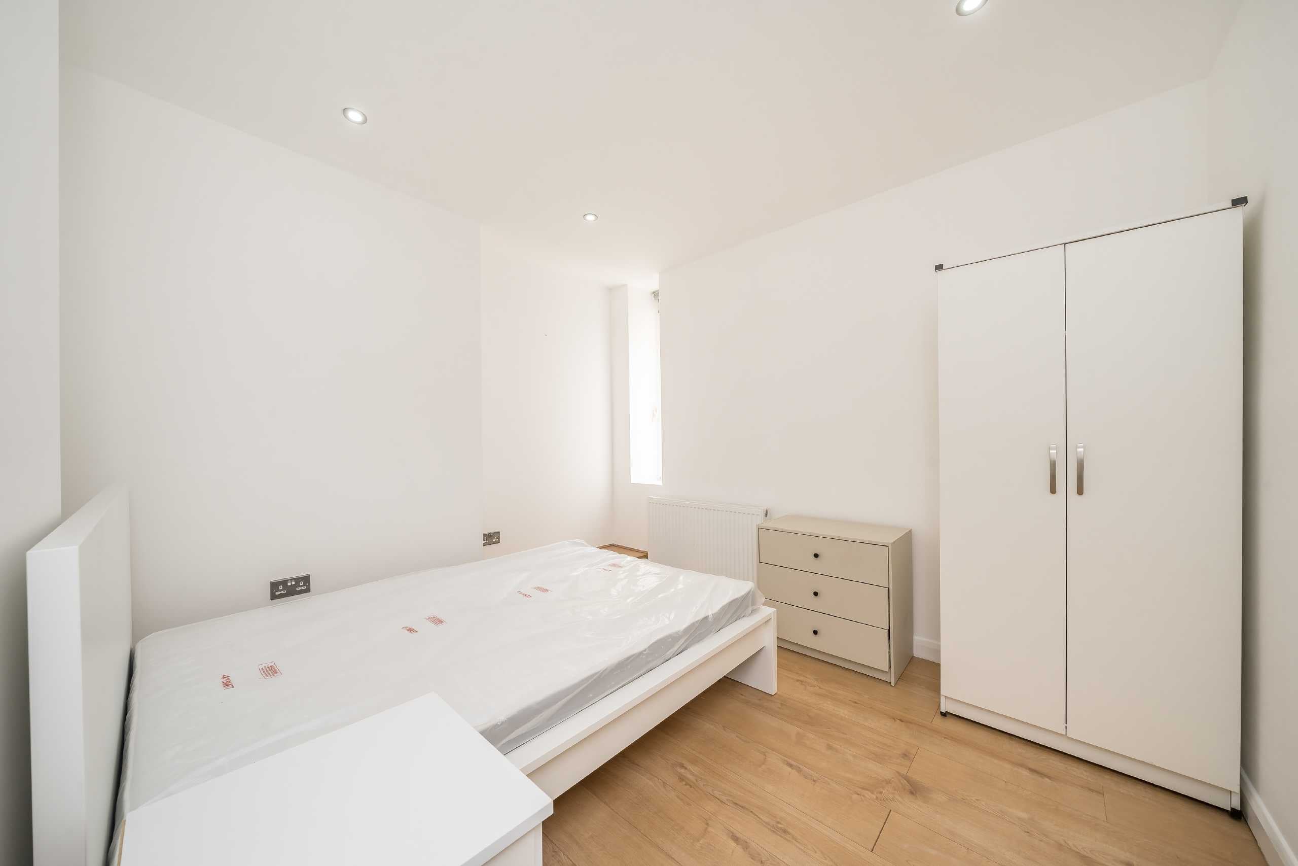 Flat Latchmere Road in Greater London