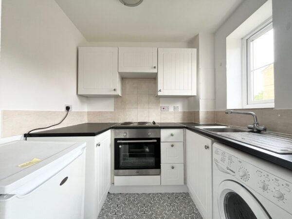 Flat Redford Close in Greater London