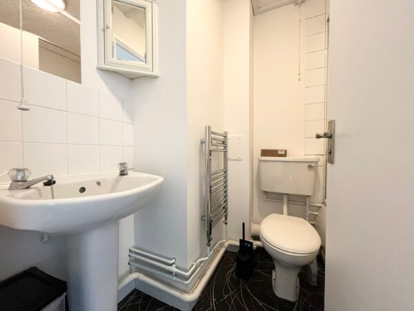 Flat Redford Close in Greater London