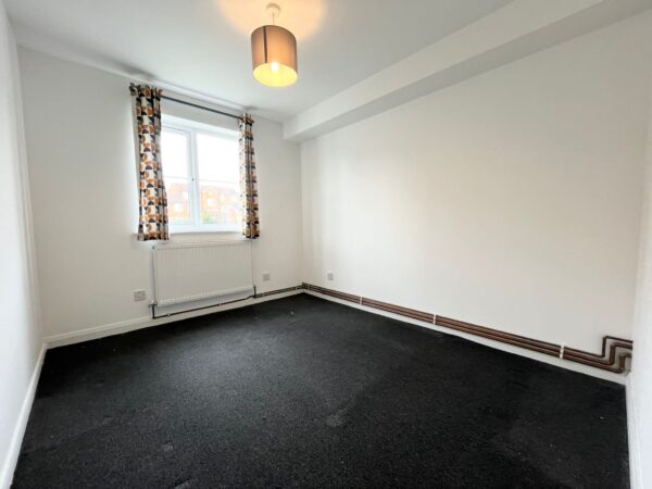 Flat Redford Close in Greater London