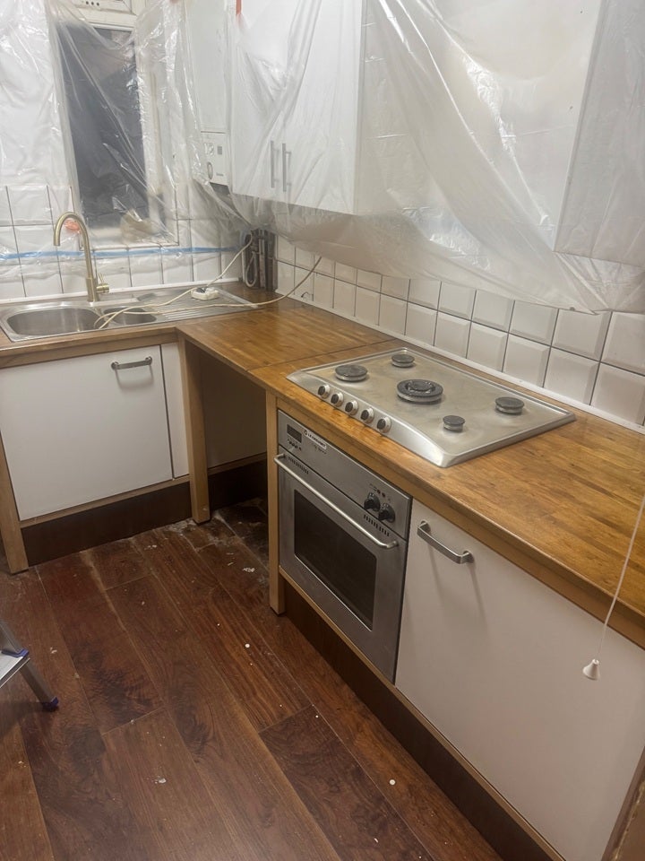 Flat Woodstock Avenue in Greater London