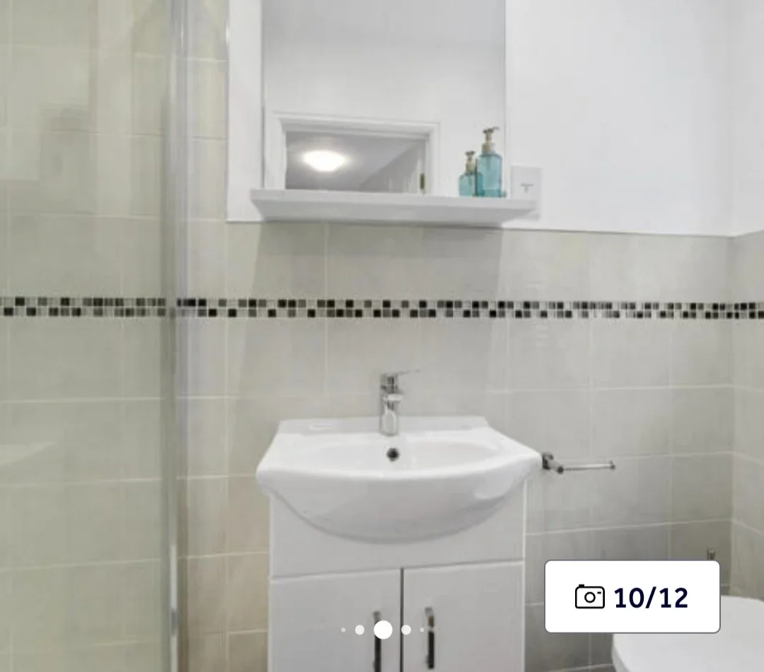 Room Desford Way in Borough of Spelthorne
