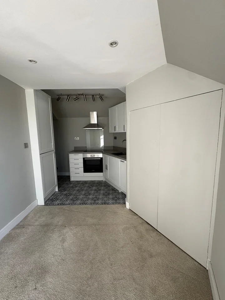 Flat Willesden Lane in Greater London
