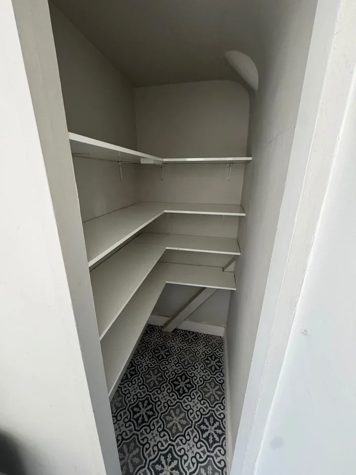 Flat Willesden Lane in Greater London