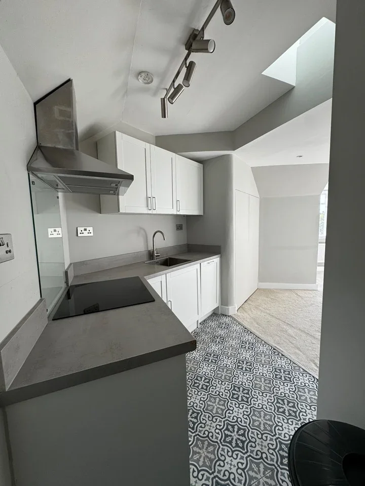 Flat Willesden Lane in Greater London