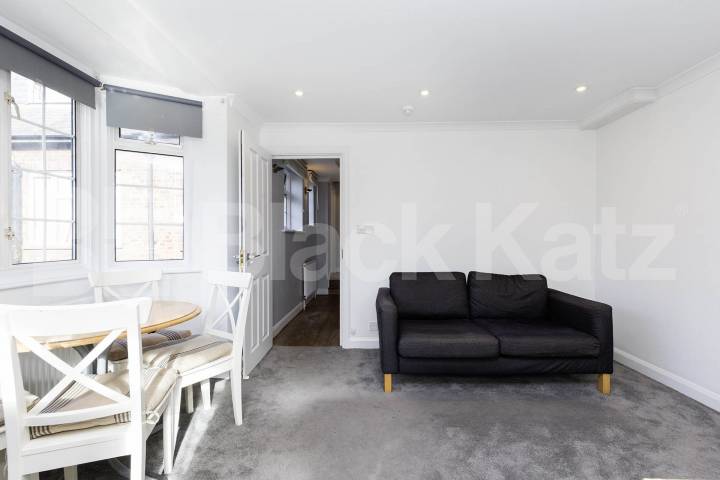 Flat Iverson Road in Greater London