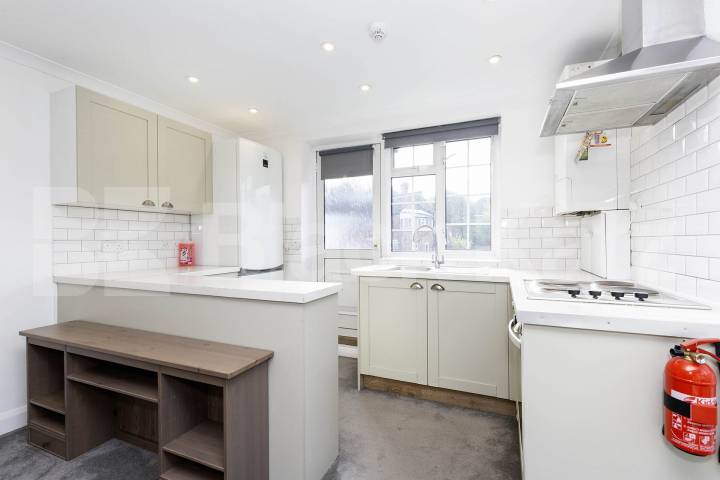 Flat Iverson Road in Greater London
