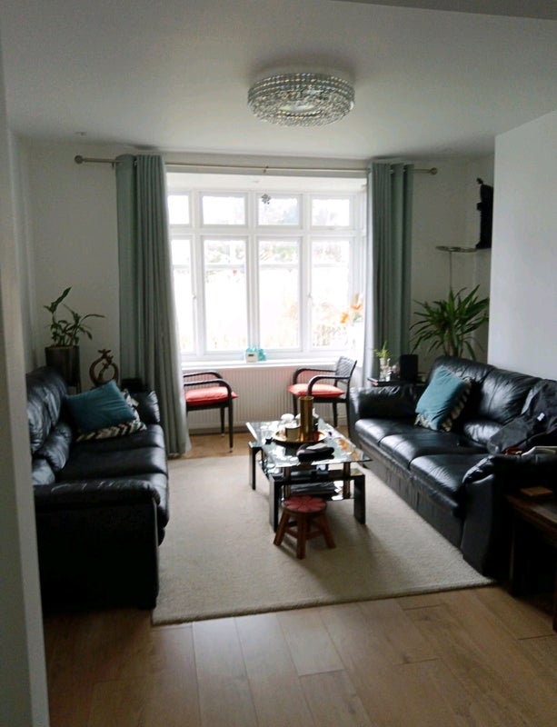 Room Southmead Road in Bristol