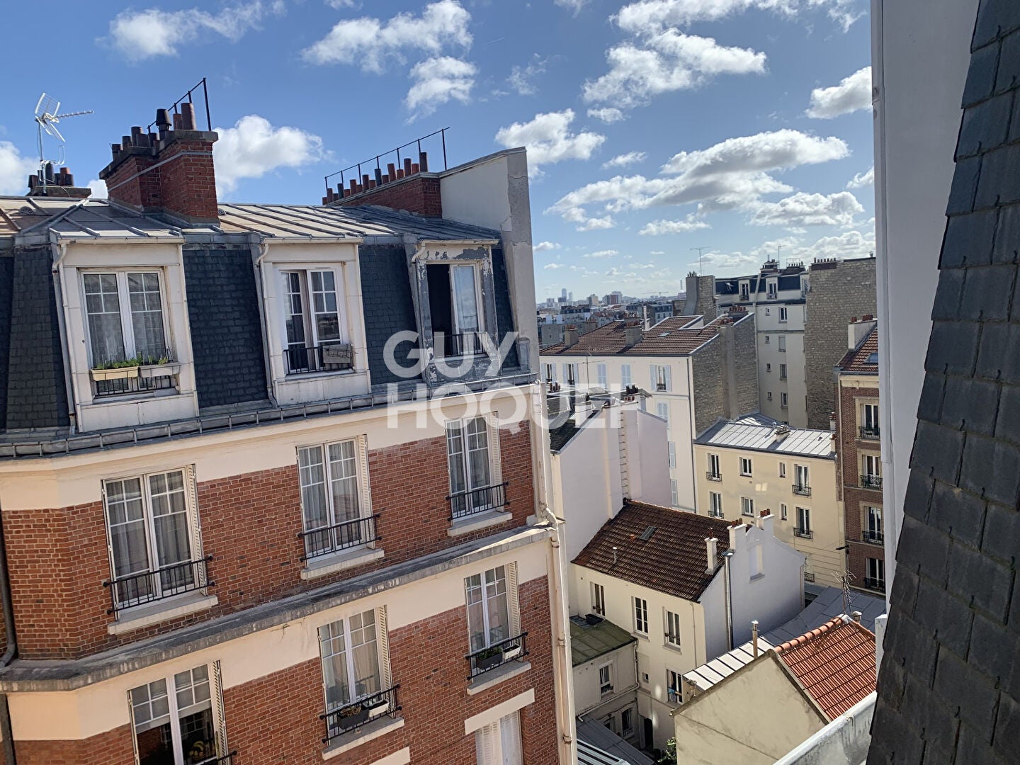 Chambre Rue Carnot à Bois-Colombes