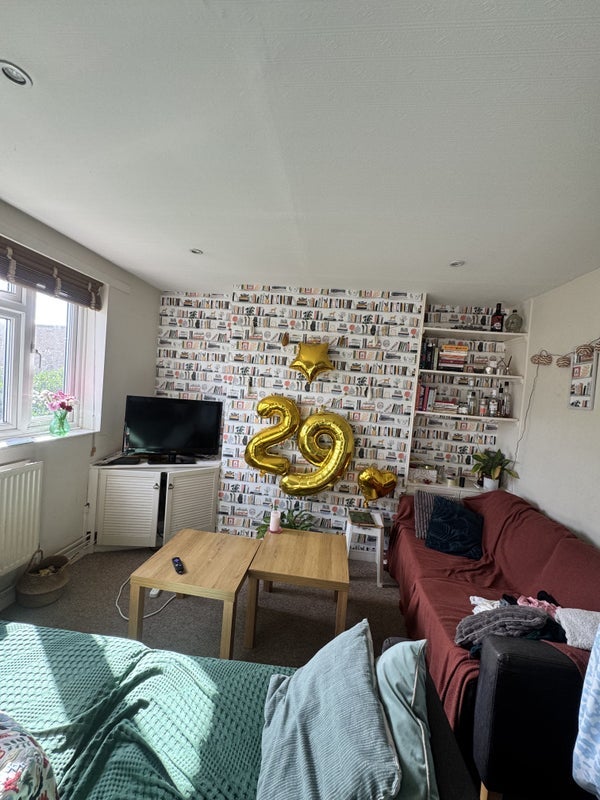 Room Ashfield Road in Greater London
