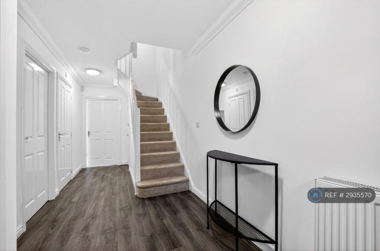 House Three Valleys Way in Hertsmere
