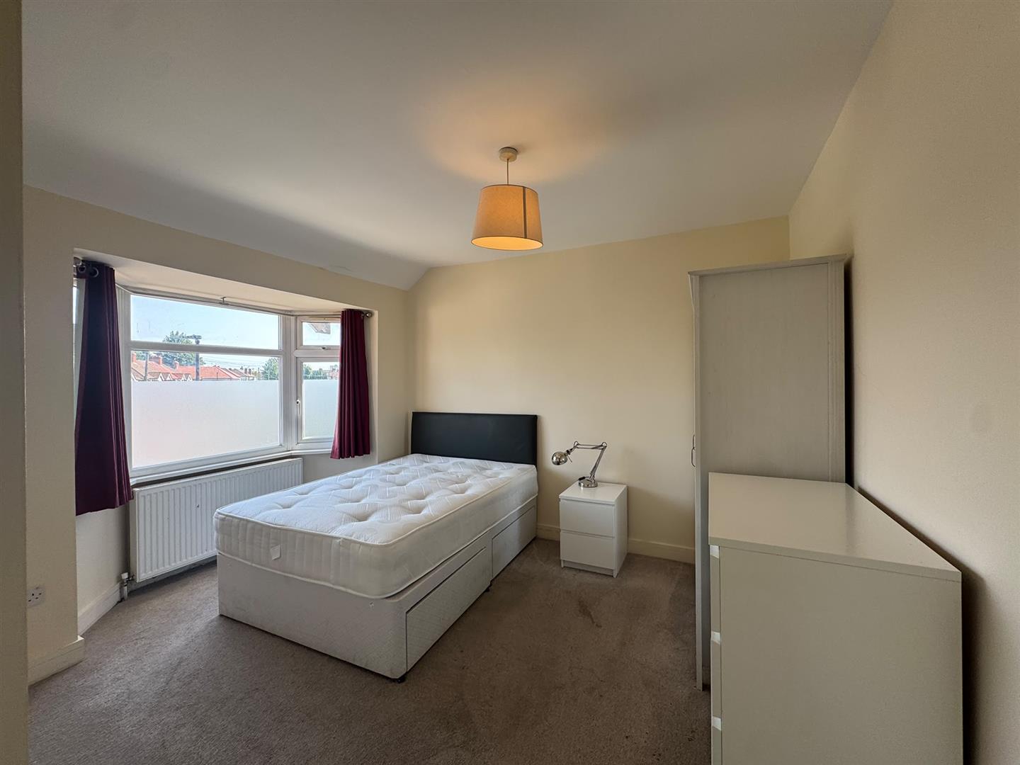 Room Mapleton Crescent in Greater London