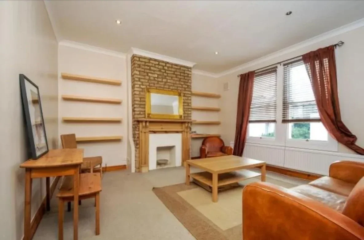 Flat Annandale Road in Greater London
