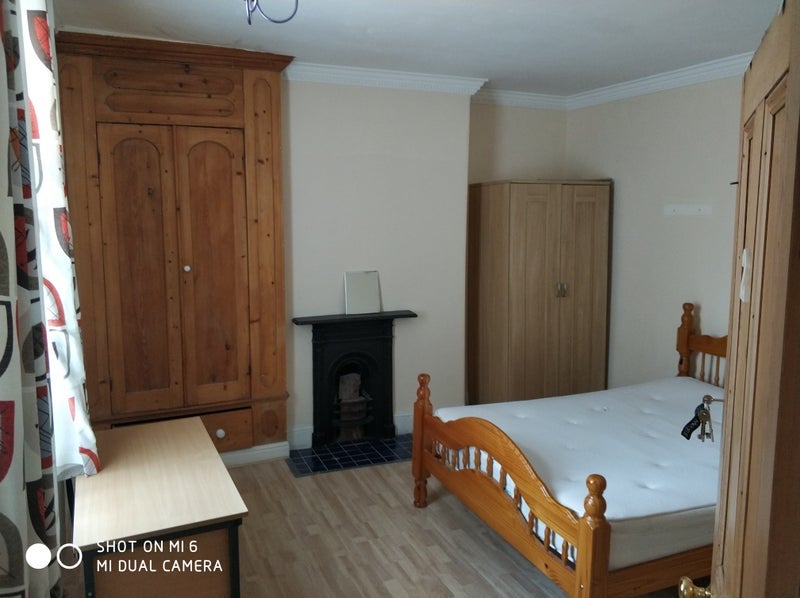 Room Kearsley Road in Sheffield