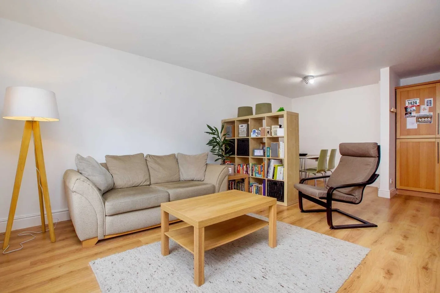 Flat Westferry Road in Greater London