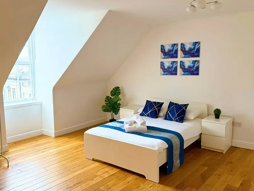 Flat Nicolson Street in City of Edinburgh