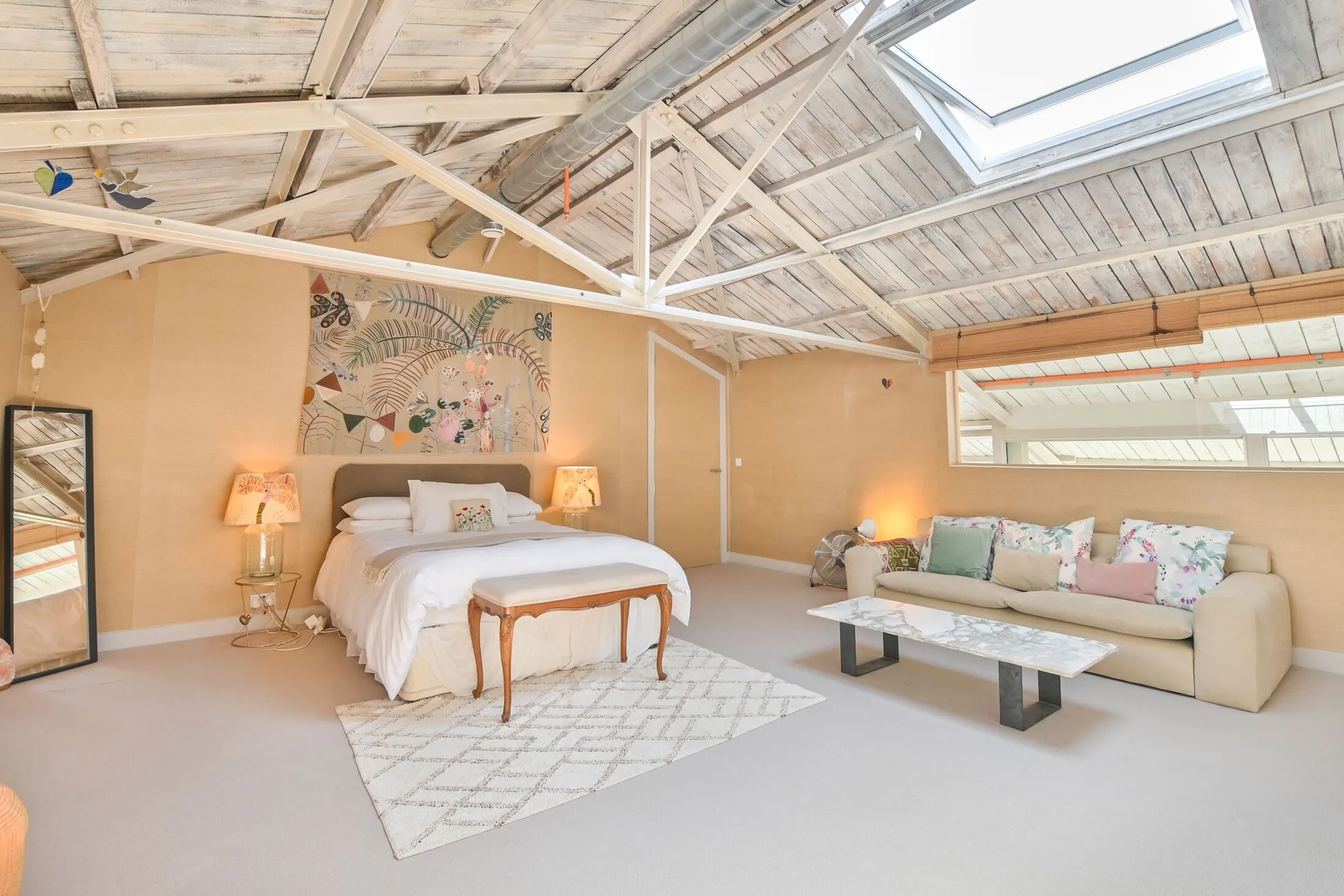 Flat Wotton Road in Greater London