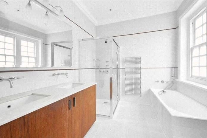 Flat Bracknell Gardens in Greater London