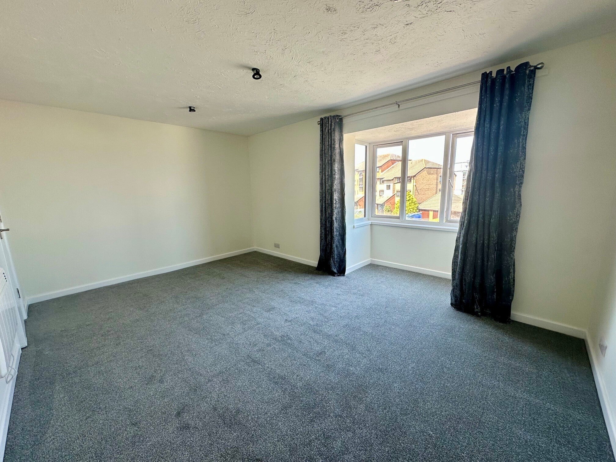 Flat Mumby Road in Gosport