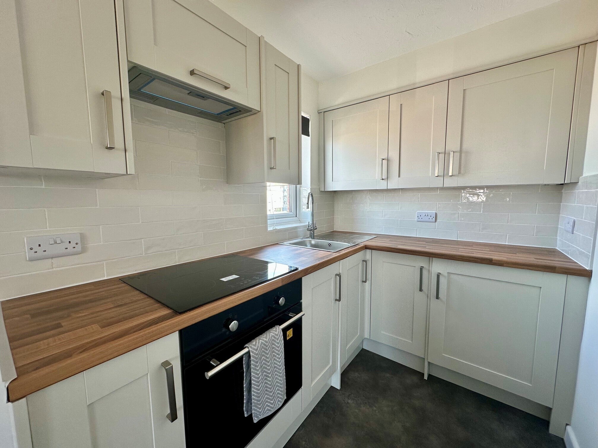 Flat Mumby Road in Gosport
