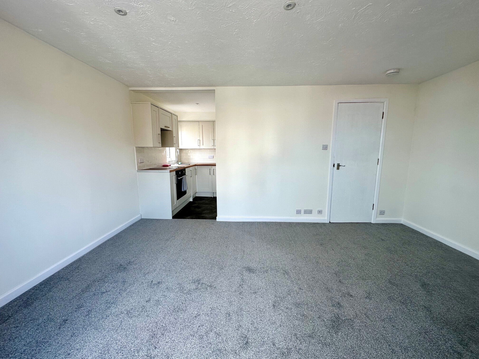 Flat Mumby Road in Gosport