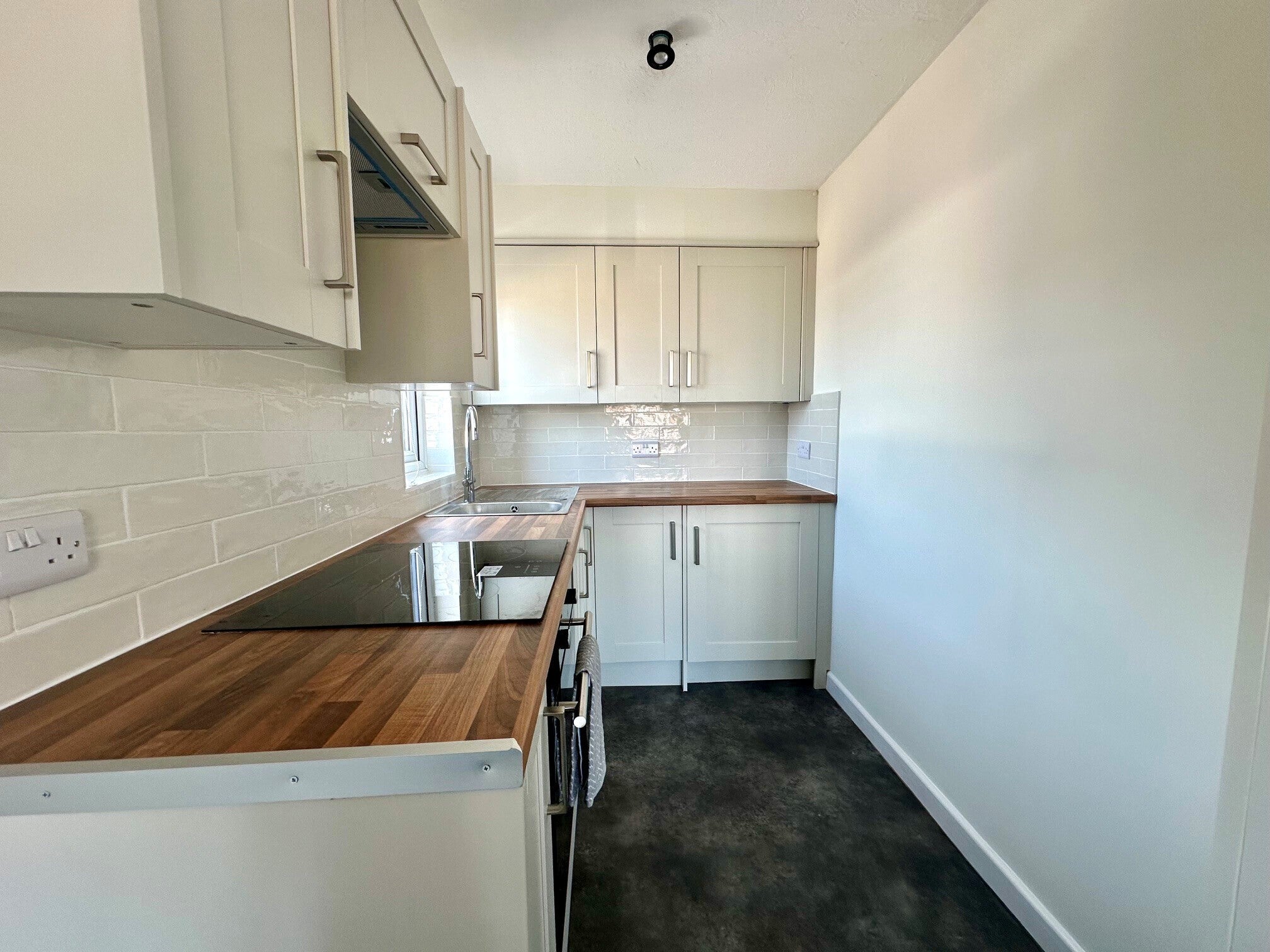 Flat Mumby Road in Gosport