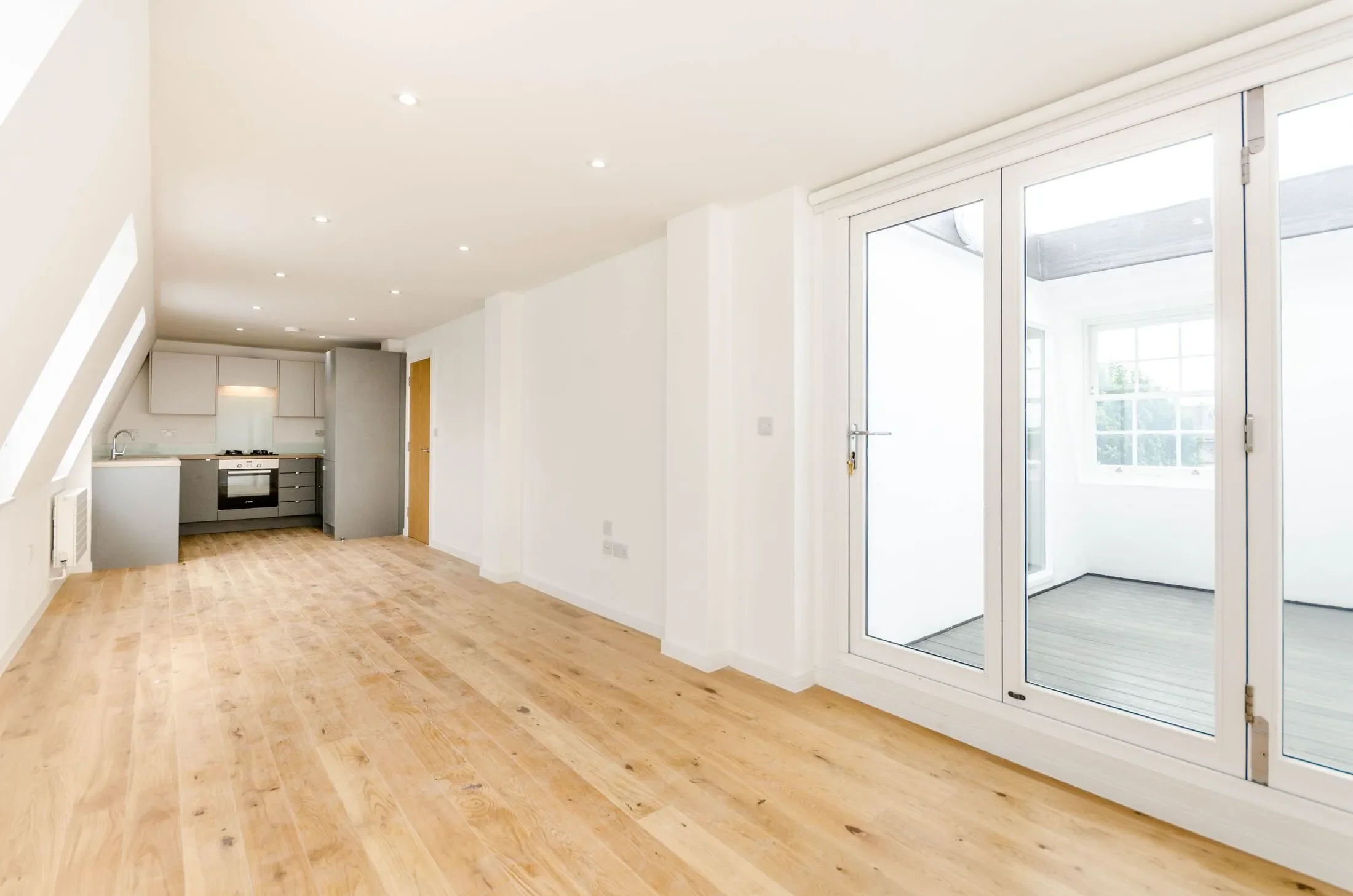 Flat Saint John's Hill in Greater London