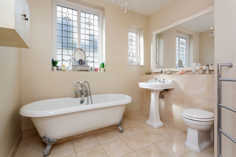 Room Abbotswood Road in Greater London